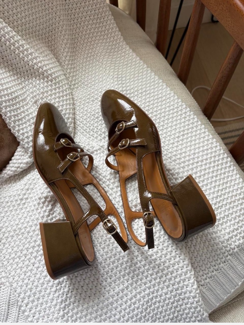 Sézane Paula Babies in Olive Patent Leather - Picture 6 of 8